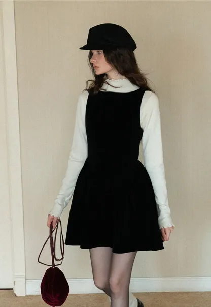 Elegant Black Velvet A-Line Sleeveless Short Dress