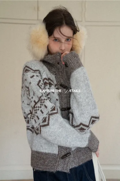 Vintage-Inspired Fair Isle Turtleneck Knit Sweater