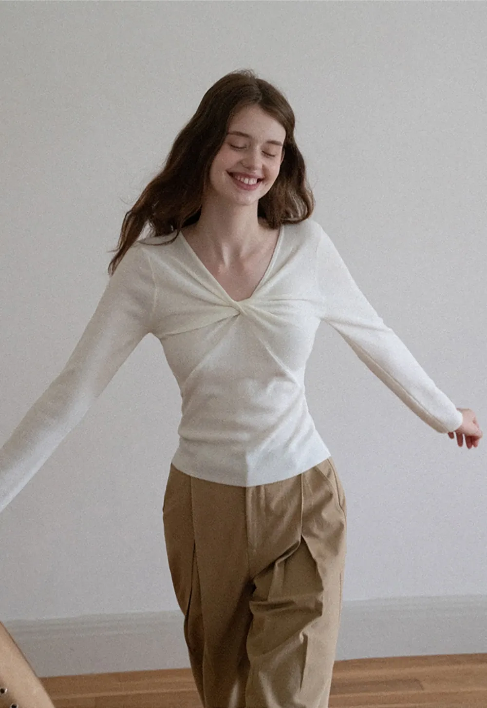 Women V Neck Twist Front Long Sleeve Knit Top