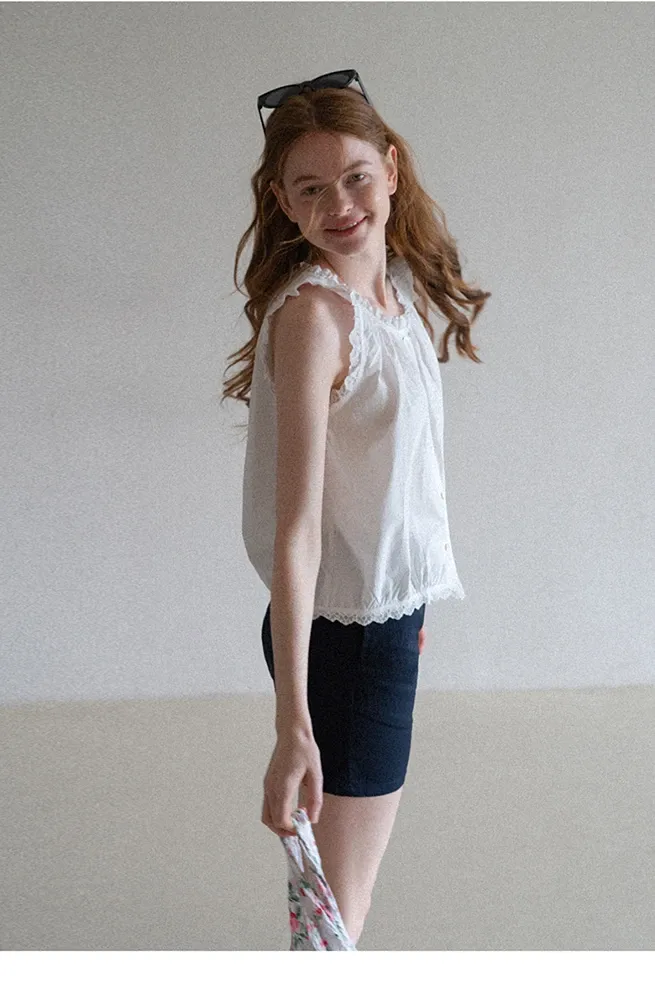 Women’s Lace Trim Floral Embroidered Button Sleeveless Blouse