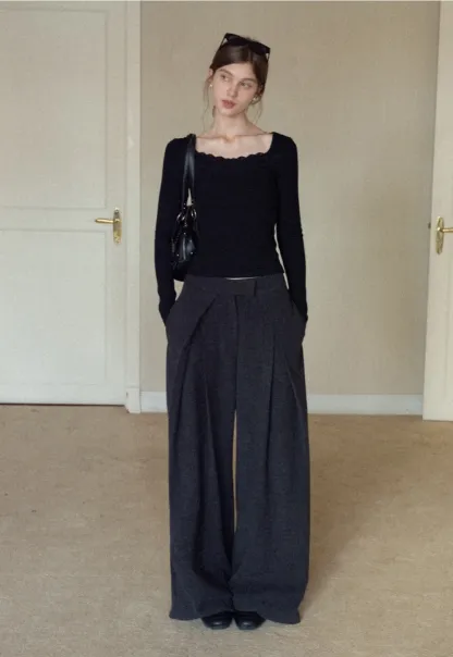 Women Square Neck Long Sleeve Tee