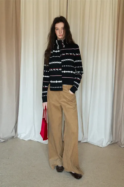 Christmas Knit Scarf With Reindeer Pattern