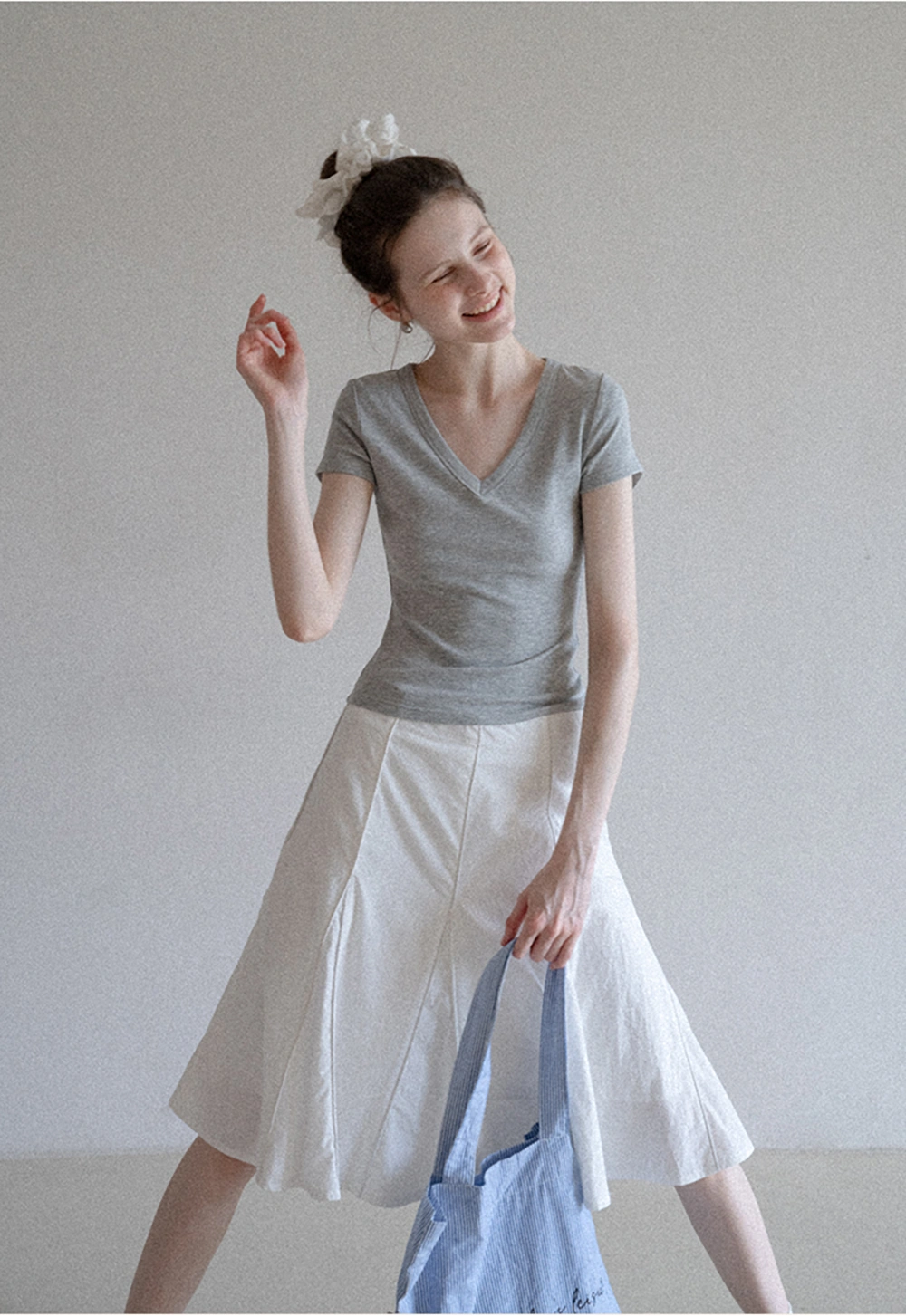 Women's Slim Fit V-Neck Short Sleeve T-Shirt