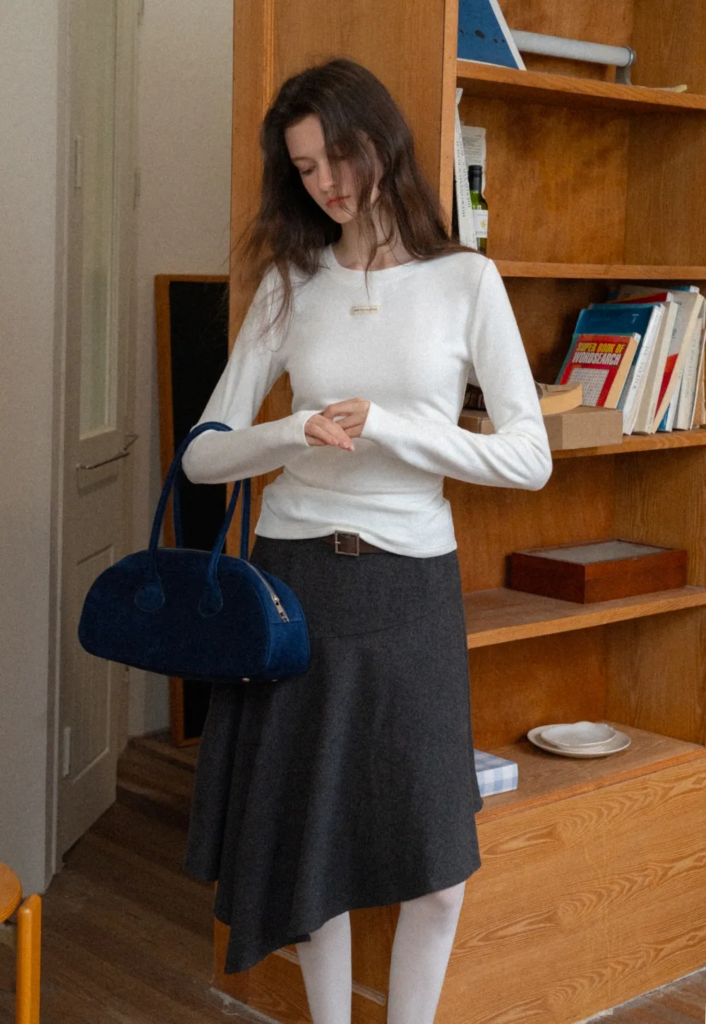 Women Simple Long Sleeve Knit Top with Logo Patch