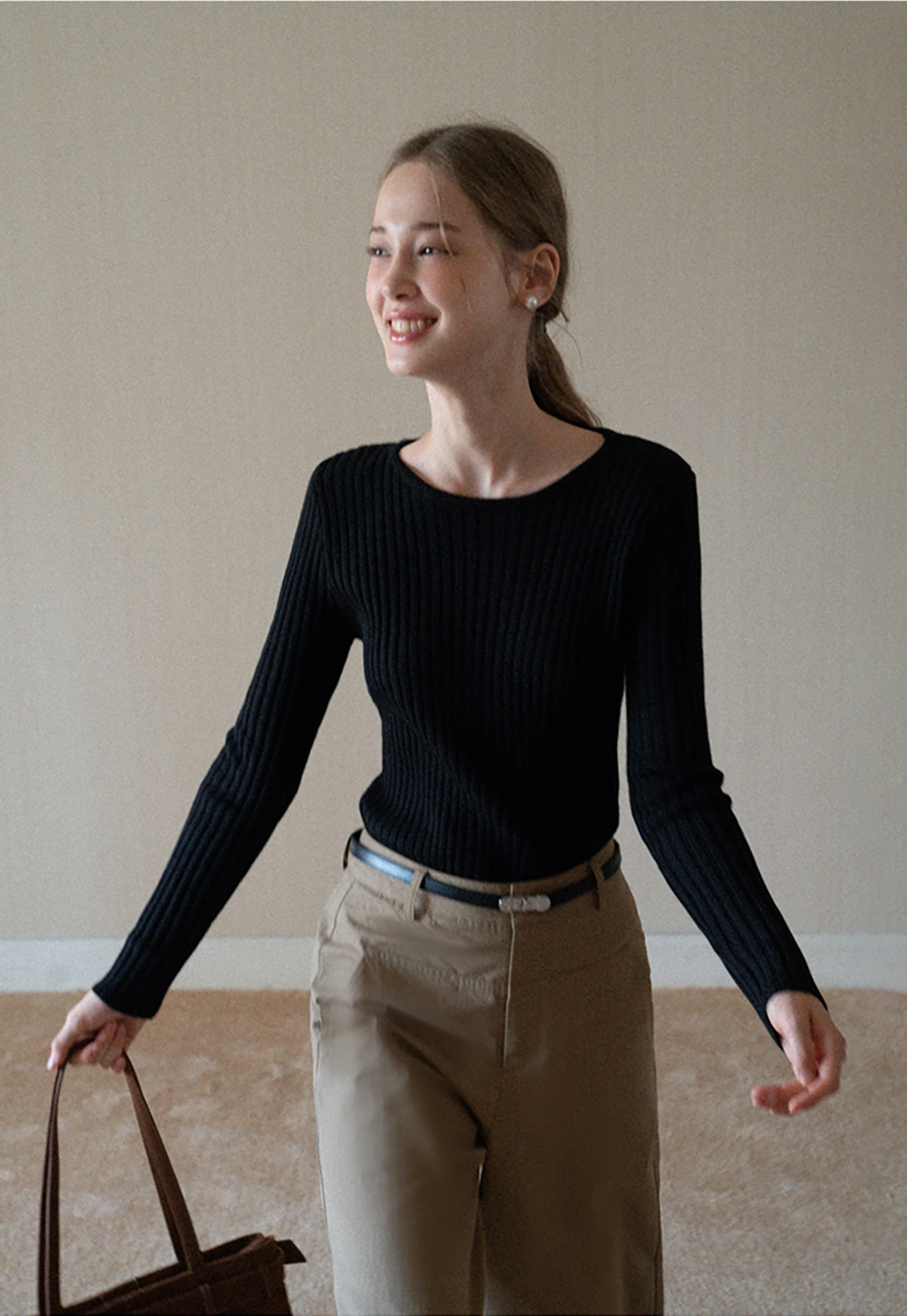 Womens Ribbed Crew Neck Long Sleeve Knit Top