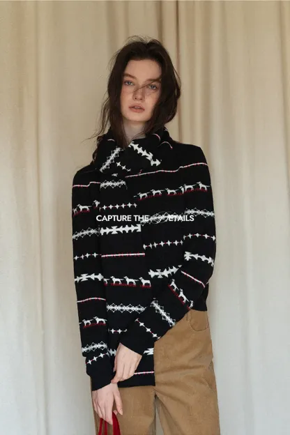 Christmas Knit Scarf With Reindeer Pattern