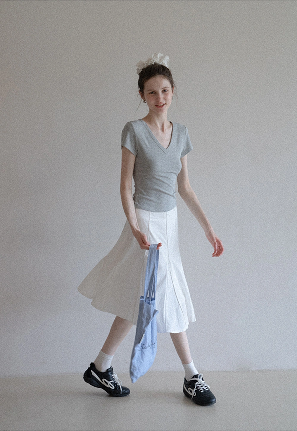 Women's Slim Fit V-Neck Short Sleeve T-Shirt