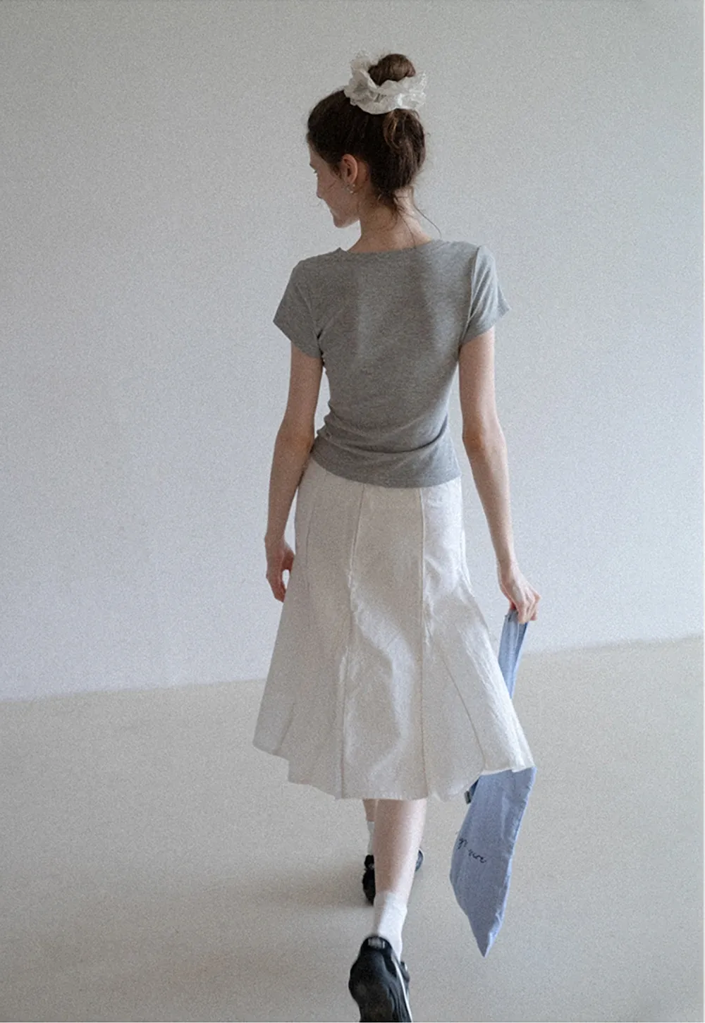 Women's Slim Fit V-Neck Short Sleeve T-Shirt