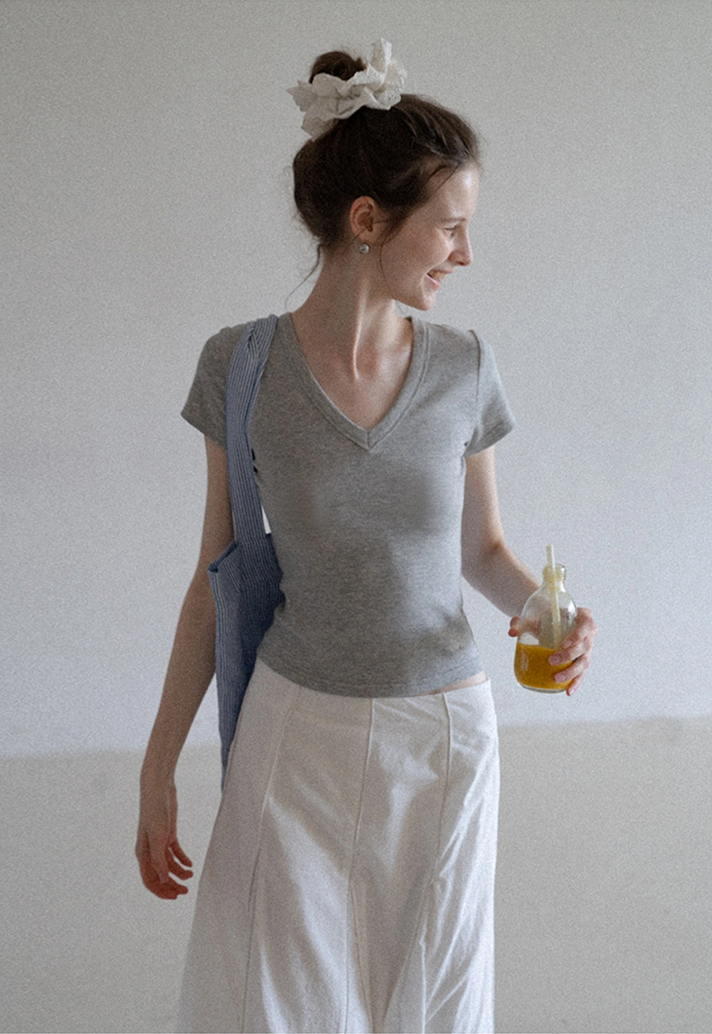 Women's Slim Fit V-Neck Short Sleeve T-Shirt