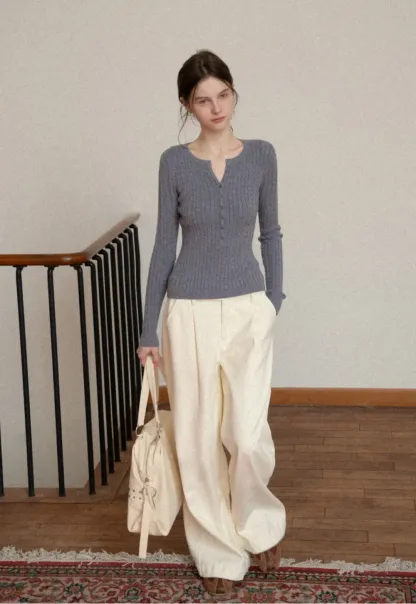 Womens Ribbed Knit Long Sleeve V- Neck Knit Top