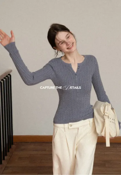 Womens Ribbed Knit Long Sleeve V- Neck Knit Top