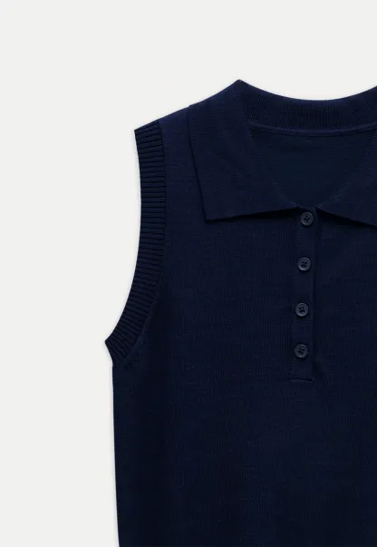 Women’s Sleeveless Collared Button-Up Knit Top