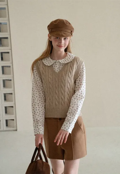 Cable Knit V Neck Sleeveless Sweater