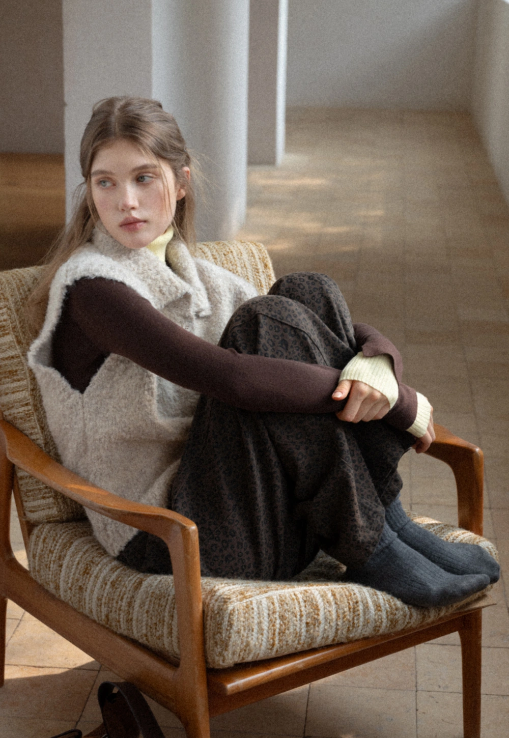 Casual Brown Turtleneck Sweater with Yellow Cuffs
