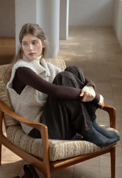 Casual Brown Turtleneck Sweater with Yellow Cuffs