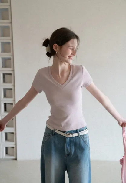 V neck short sleeve knit t shirt