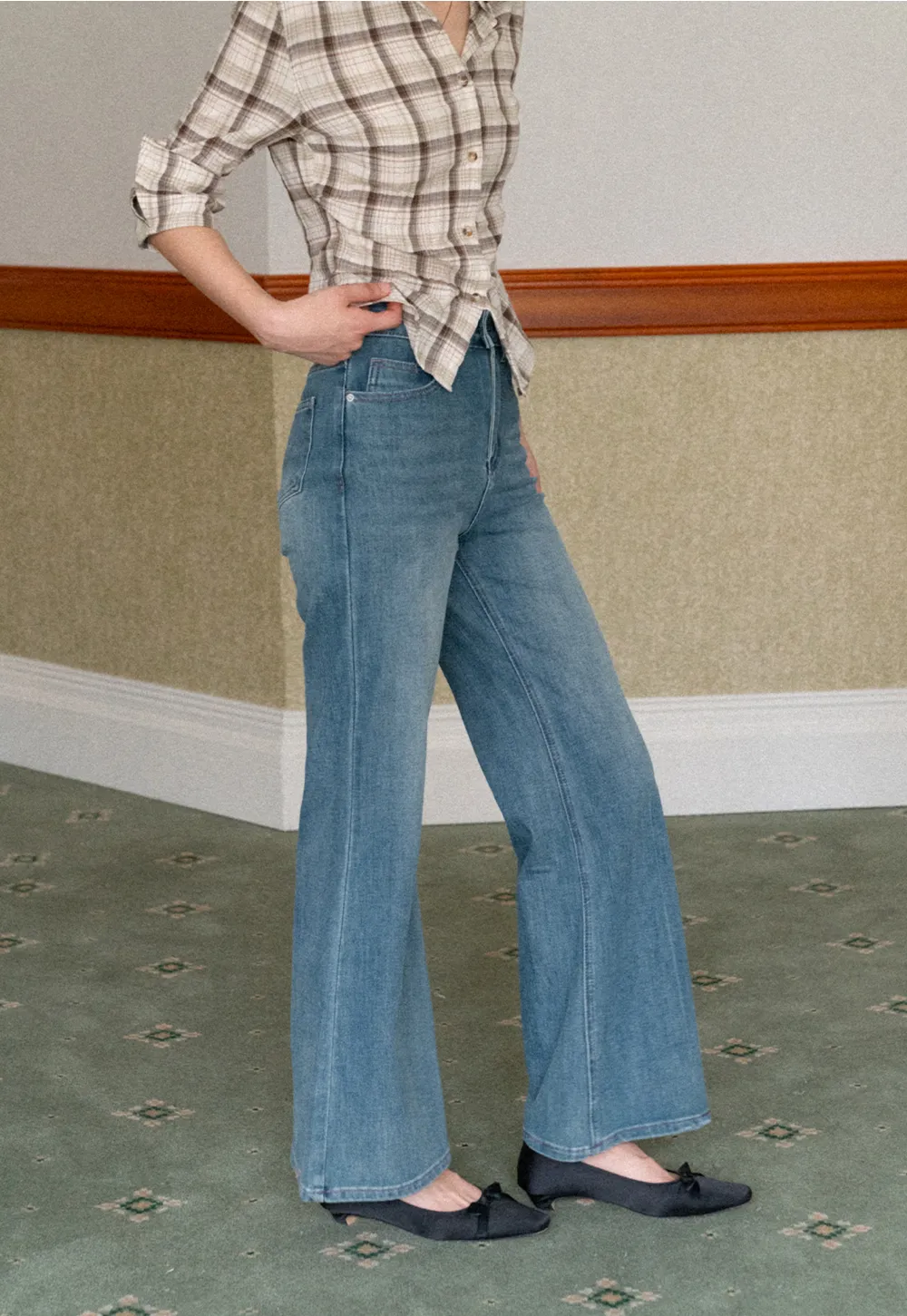 Flared Cut Denim Jeans with High Waist