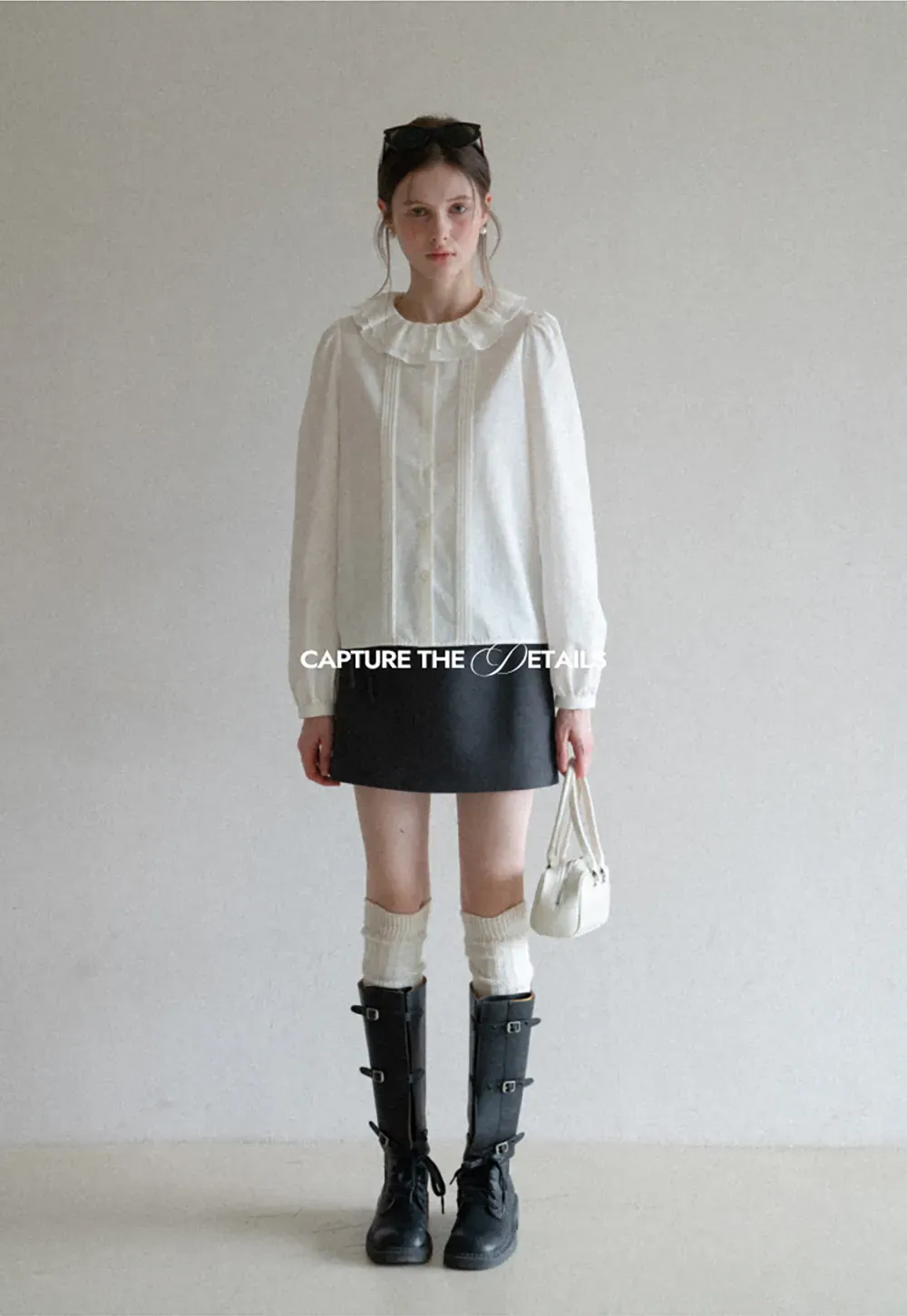 A-line mini skirt with front zipper closure