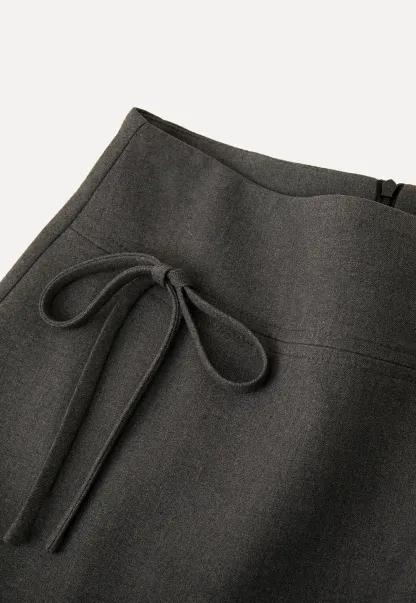 A-line mini skirt with front zipper closure