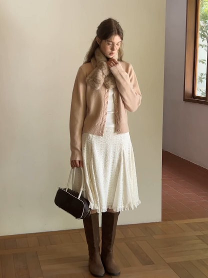 Chic Knit Cardigan with Cable Detail and Buttons