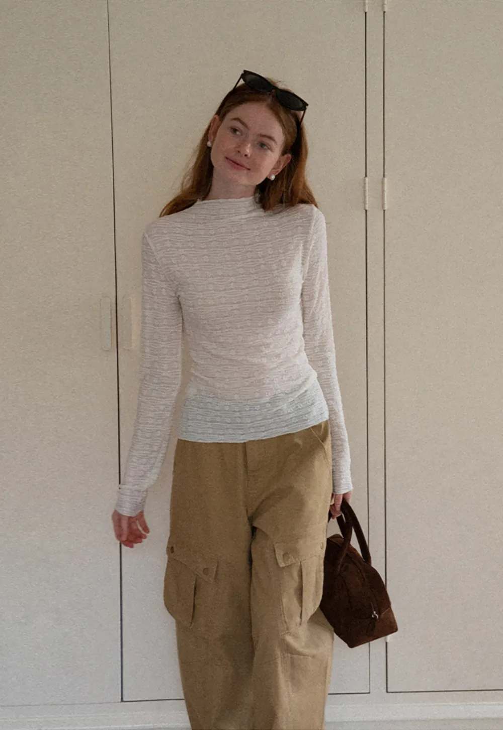 Wide leg utility pants with back pockets and side seams