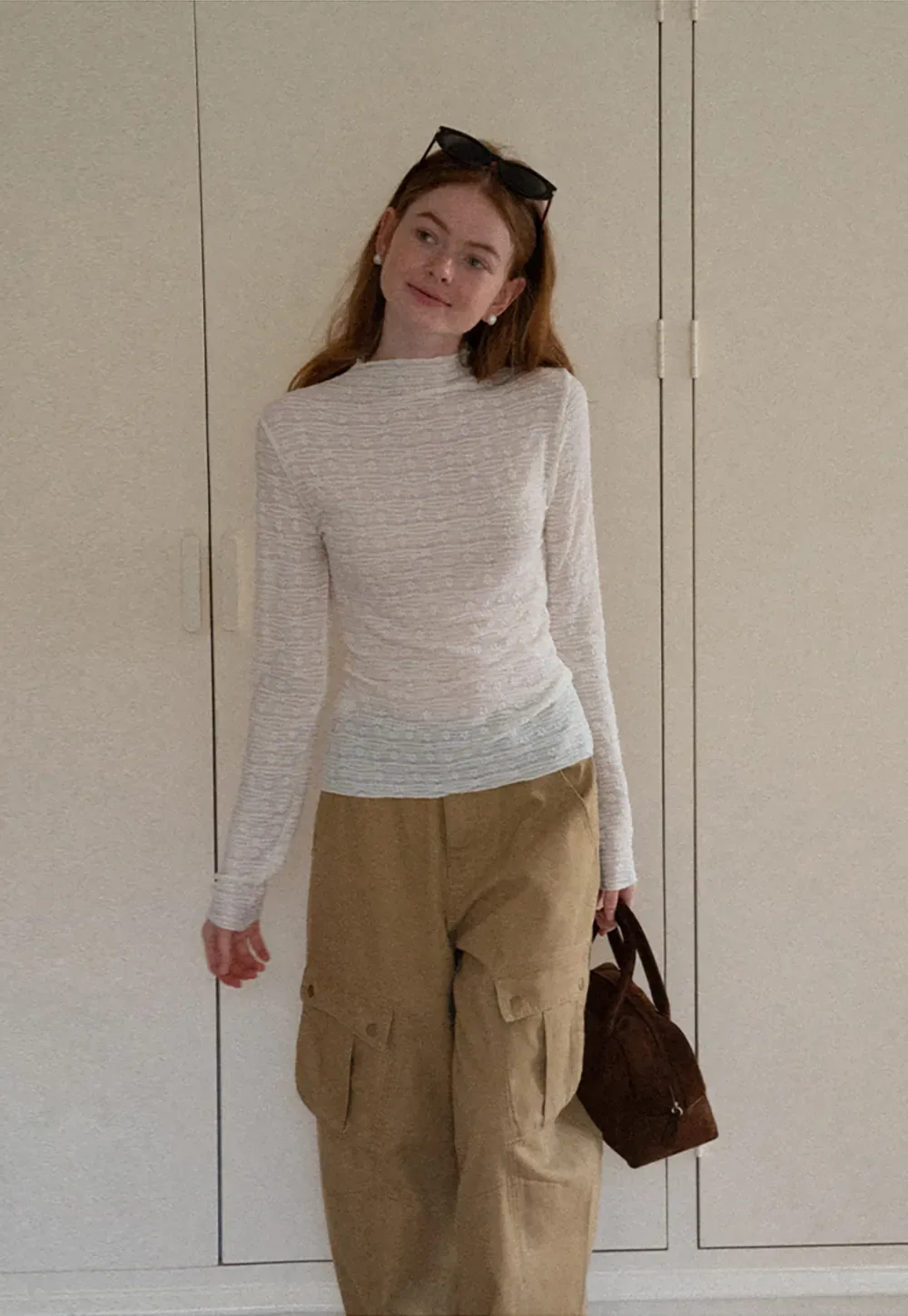 Wide leg utility pants with back pockets and side seams