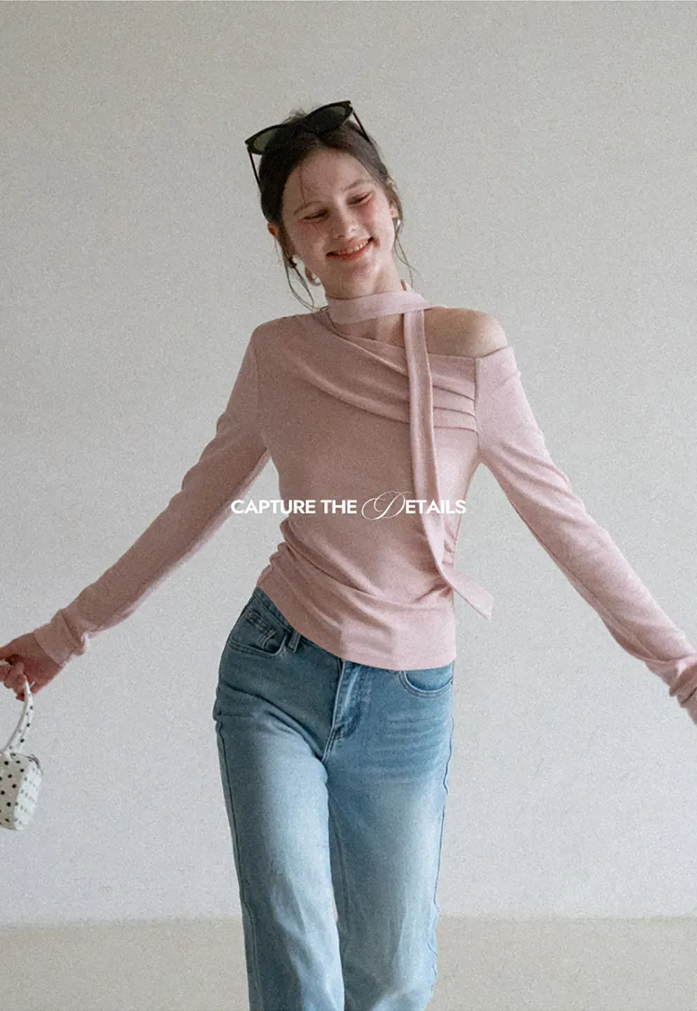 flared high waist jeans with back pocket design