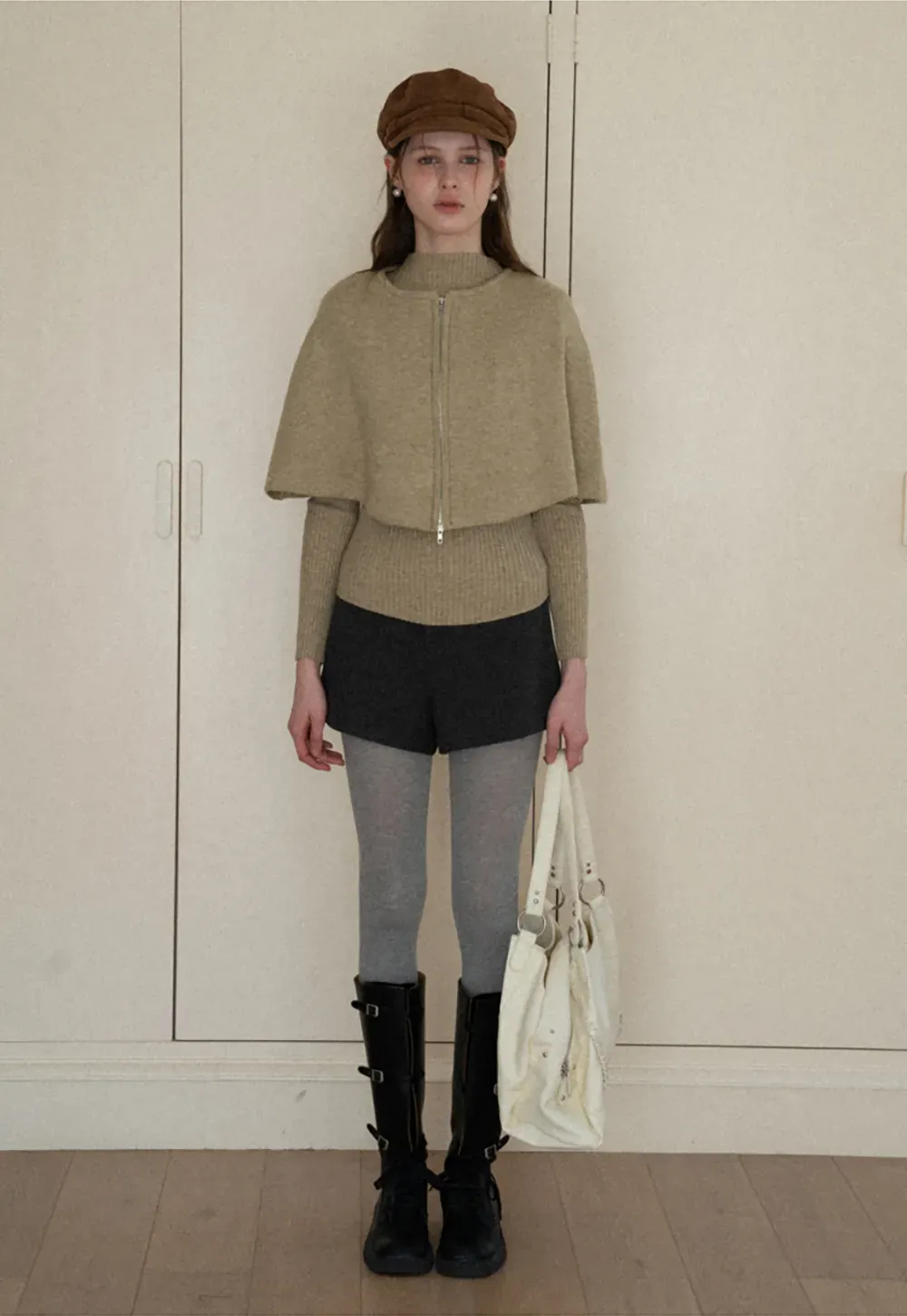 High waist tailored shorts with front pockets and zipper closure