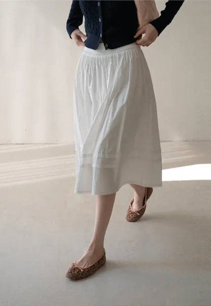 Lightweight pleated midi skirt with elastic waist