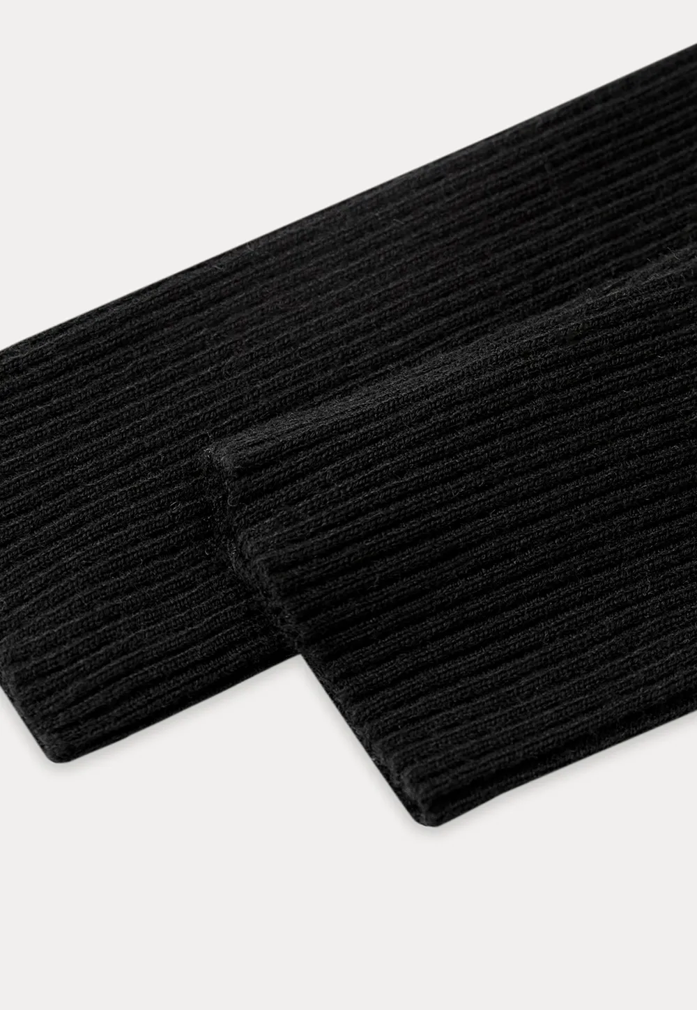 Elegant Knit Dress with Bow Detail and Flared Hem