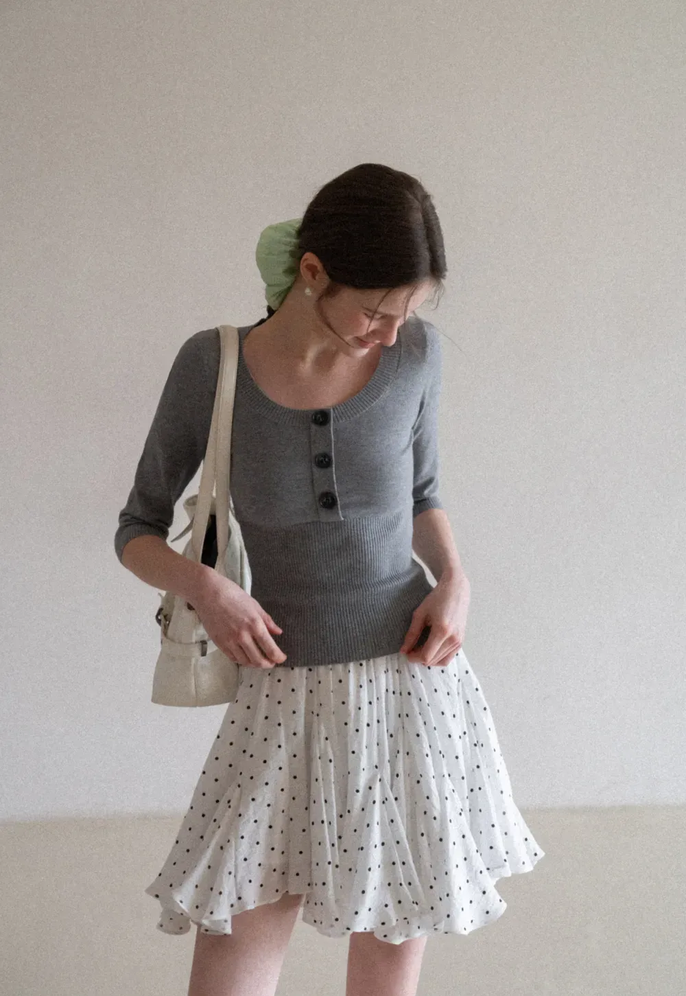 Woolen knit sweater with ribbed hem and cuffs