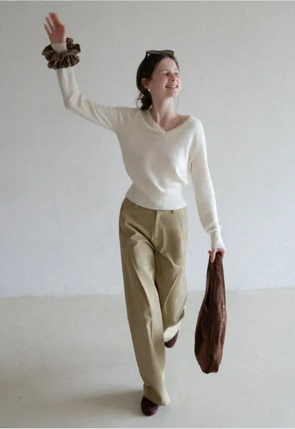 V Neck Knit Sweater with Layered Collar Design