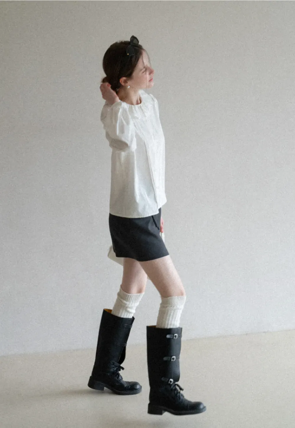 Elegant Blouse with Ruffled Collar and Pintuck Detail