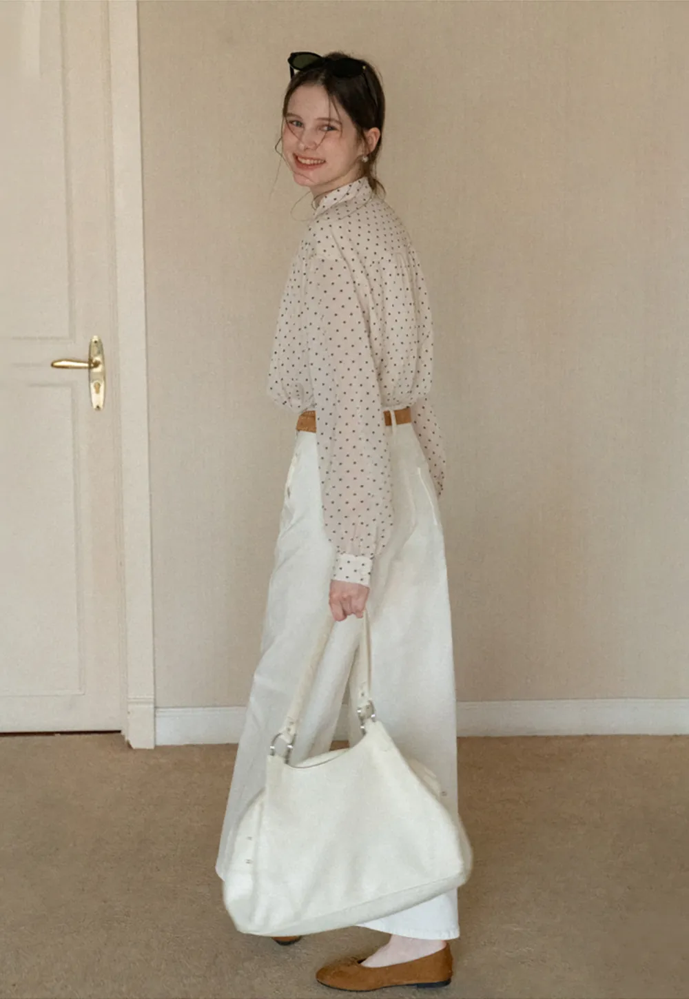 Wide leg high waist denim jeans with belt loop design