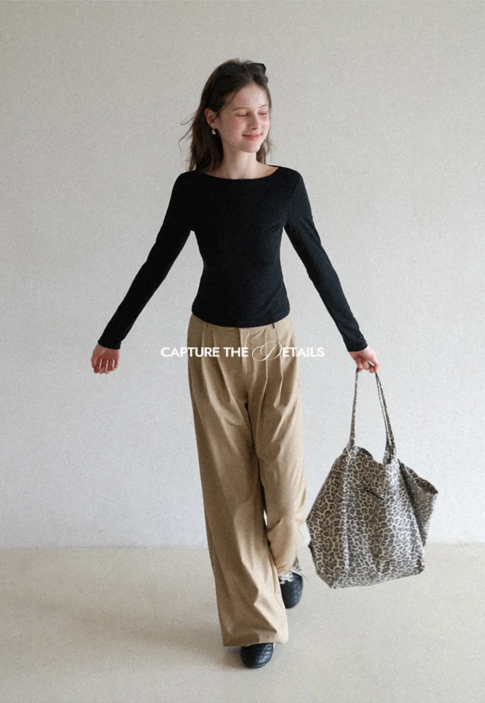 Wide leg pleated casual pants with front pockets