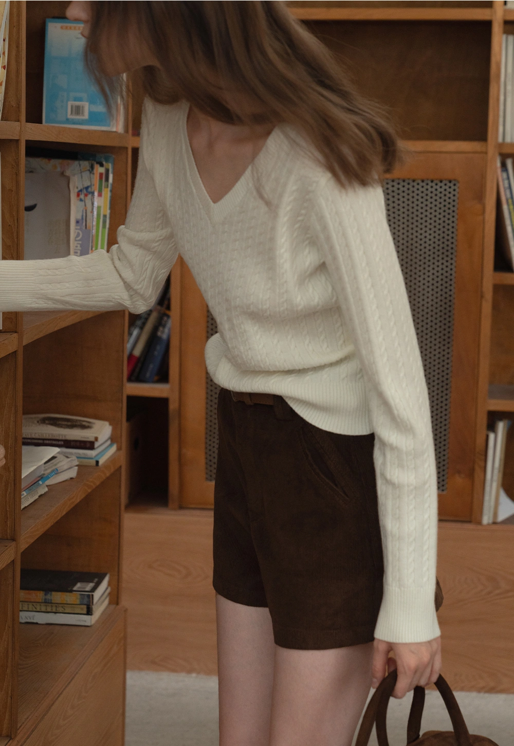 Womens V-Neck Cable Knit Sweater