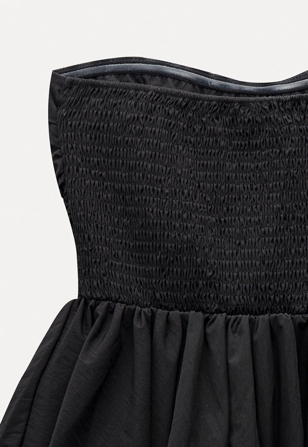 Chic Off-Shoulder Bandeau Top with Gathered Hem – EGGKA Chic Off-Shoulder Bandeau Top with Gathered Hem – EGGKA