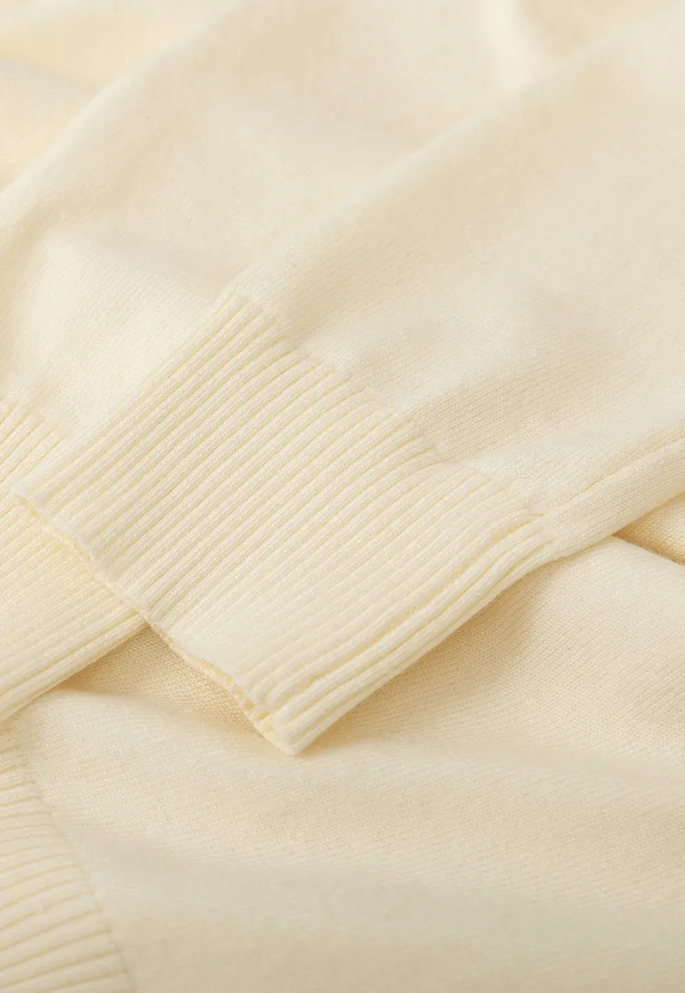 V Neck Knit Sweater with Contrast Collar