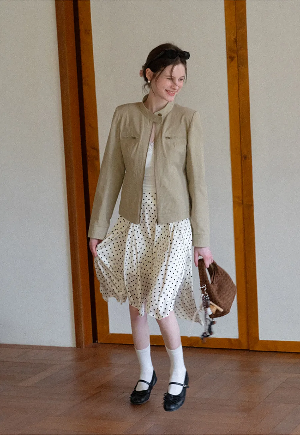 Short jacket with stand collar and front pockets