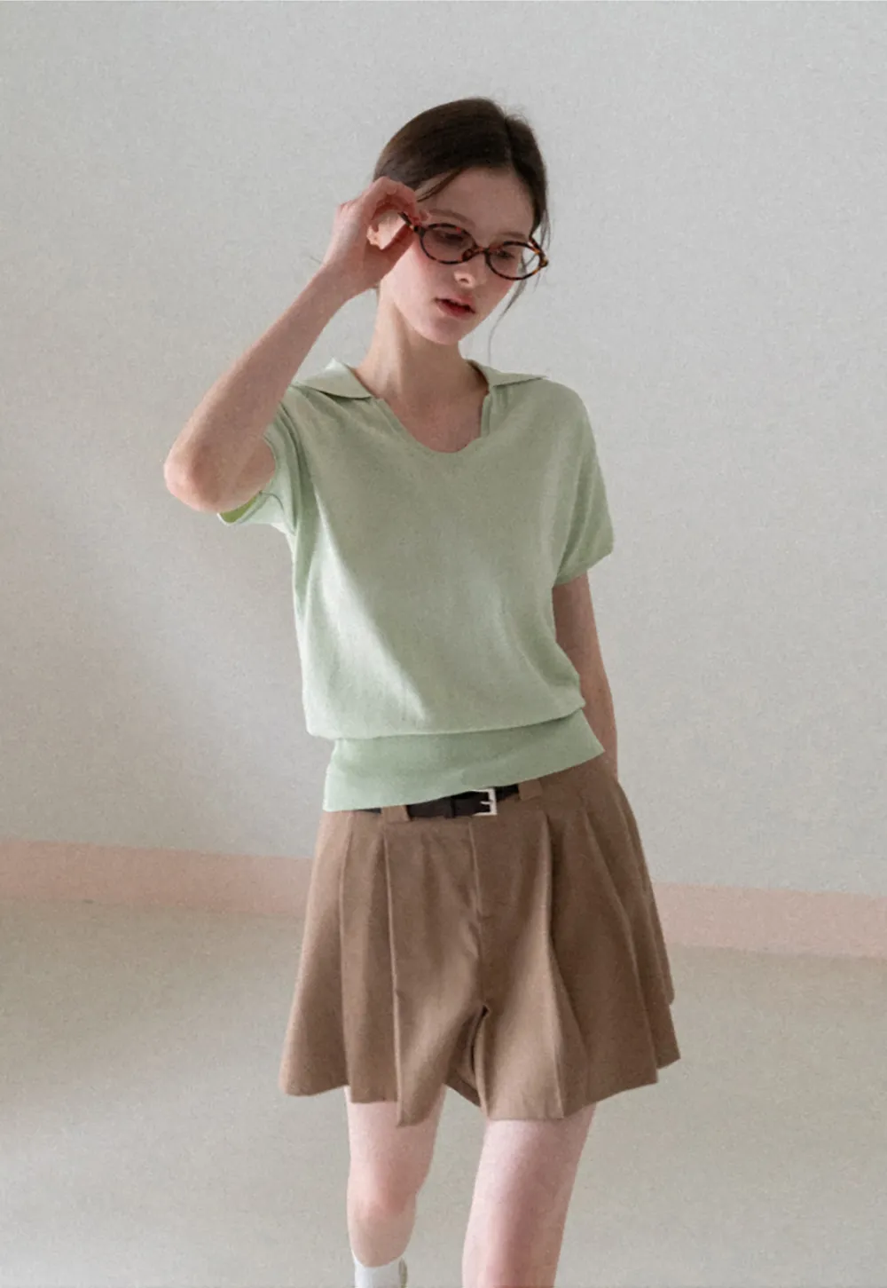 V Neck Short Sleeve Knit Sweater with Collar