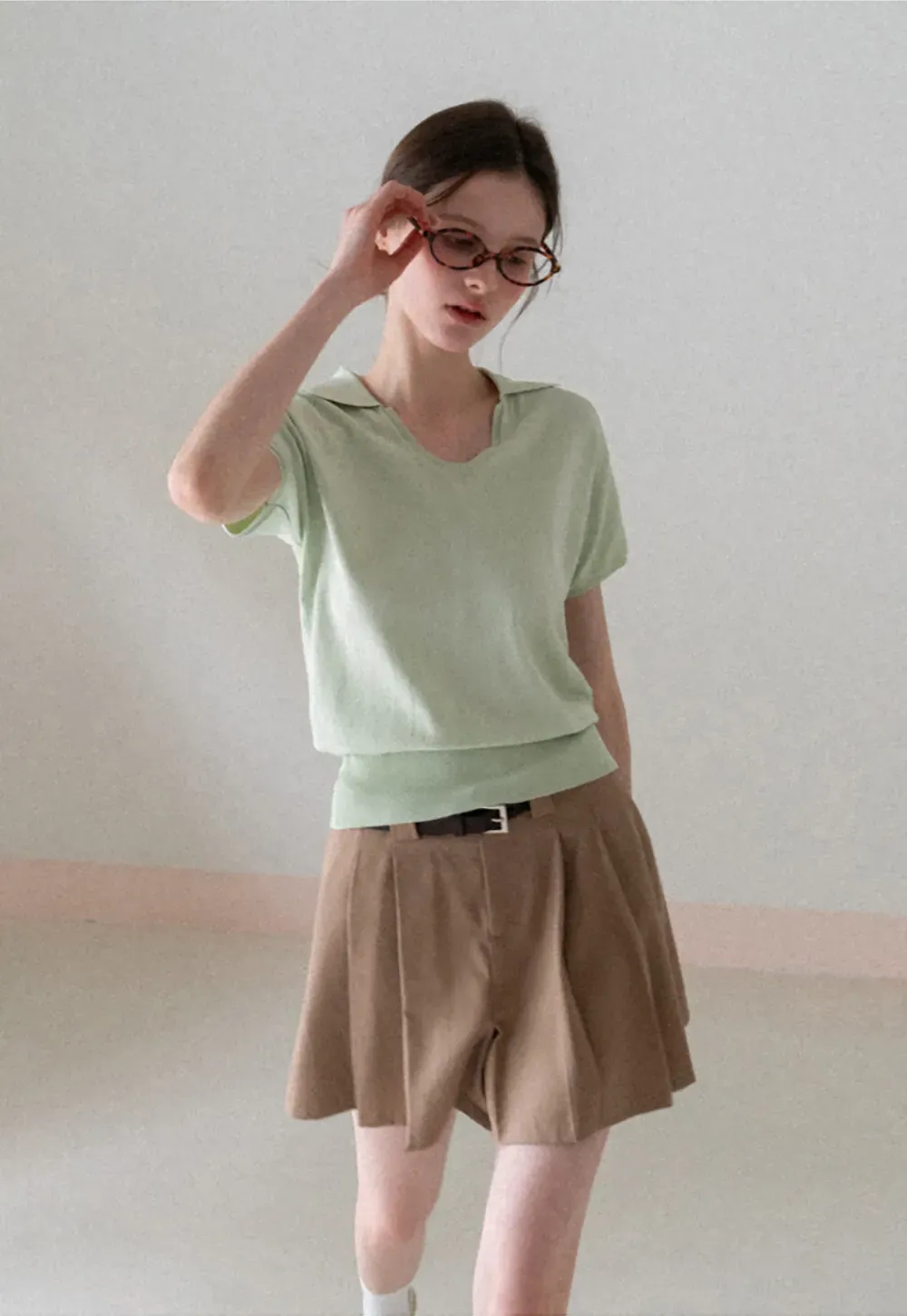 V Neck Short Sleeve Knit Sweater with Collar