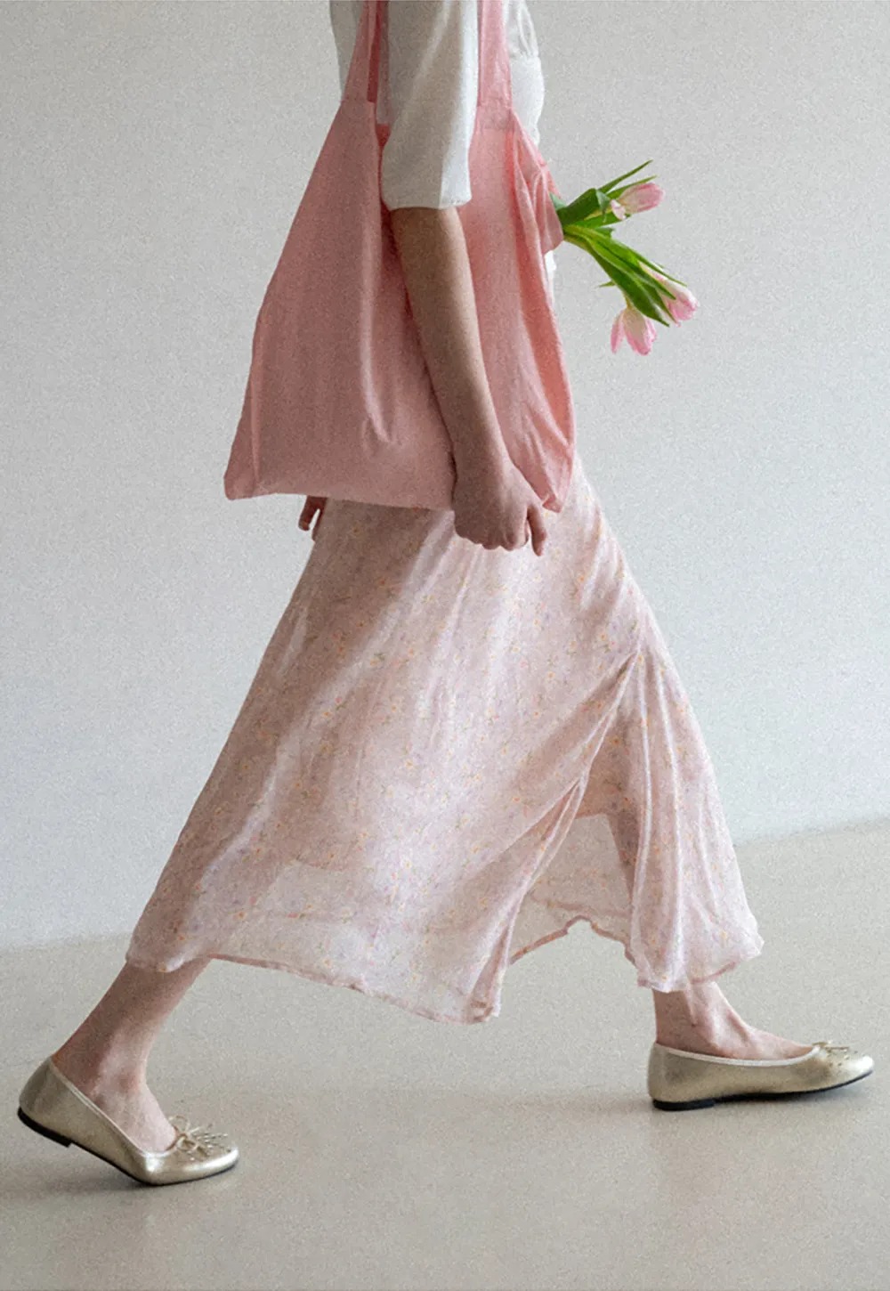 Flowy floral print midi skirt with layered hem