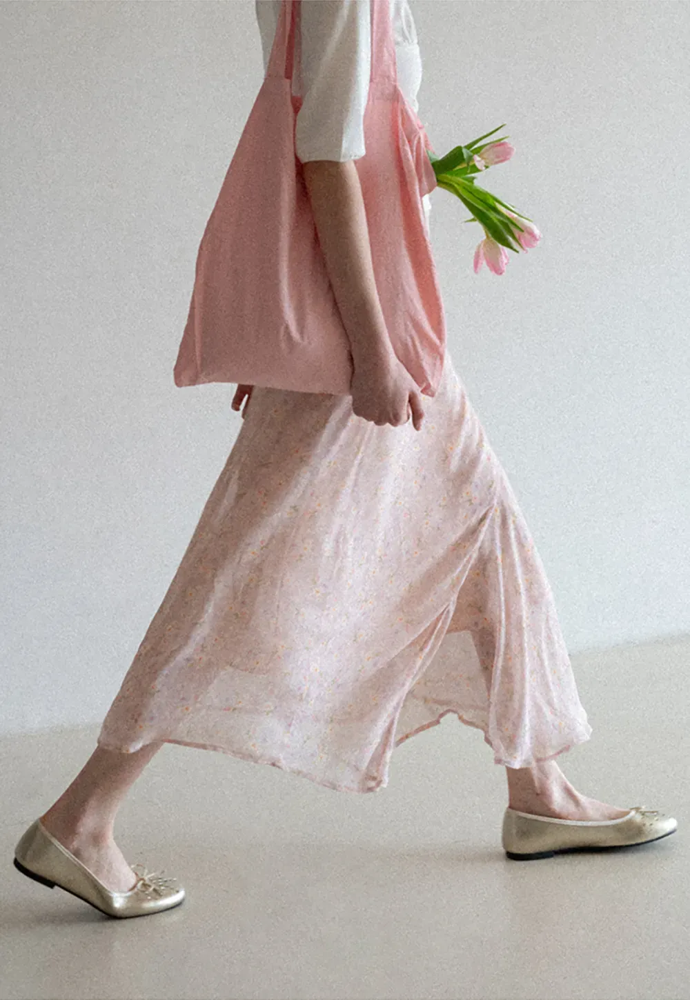 Flowy floral print midi skirt with layered hem