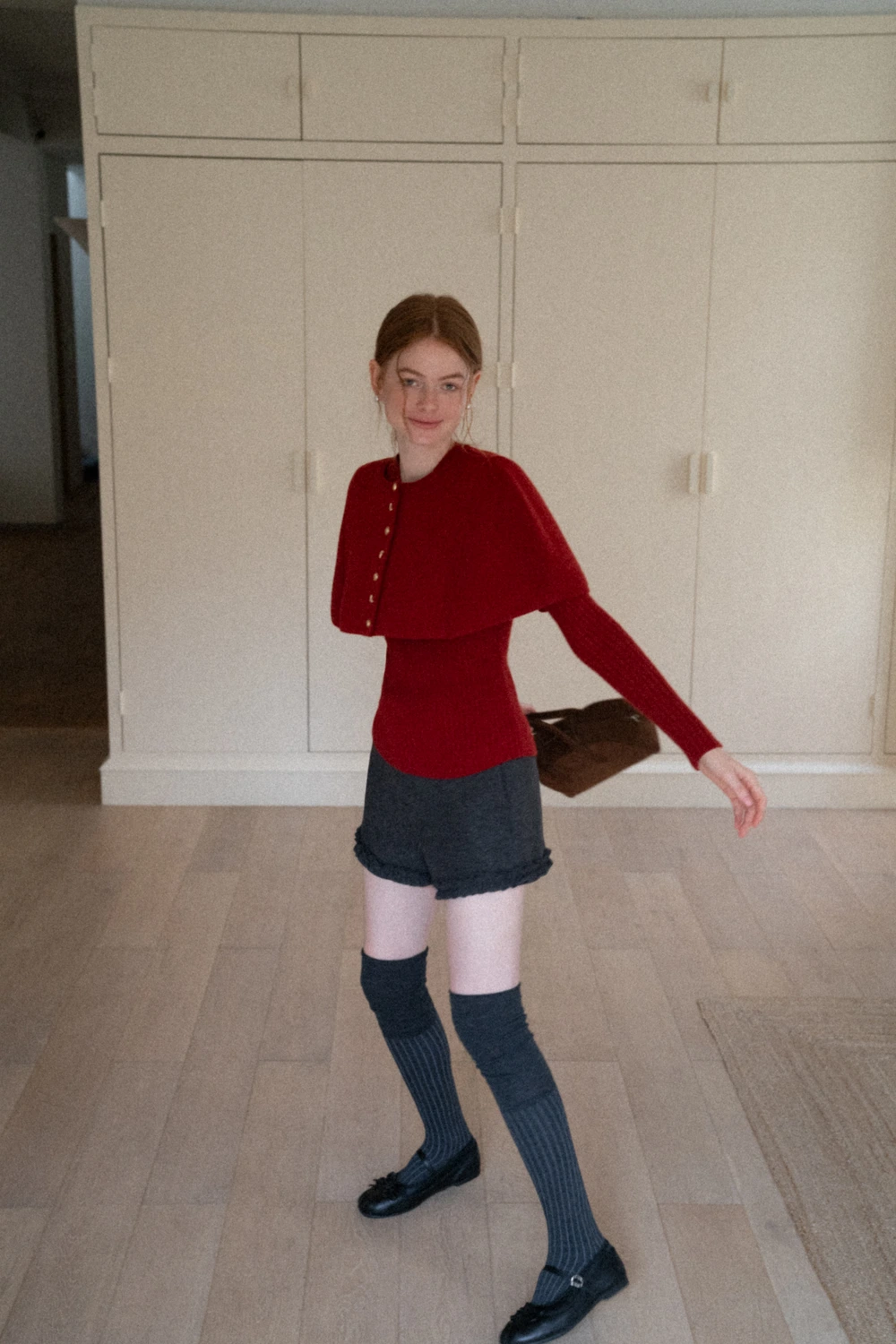 Cropped Buttoned Cape with V-Neck Fitted Thick Knit Sweater