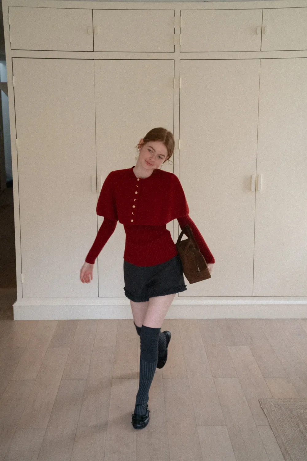 Cropped Buttoned Cape with V-Neck Fitted Thick Knit Sweater