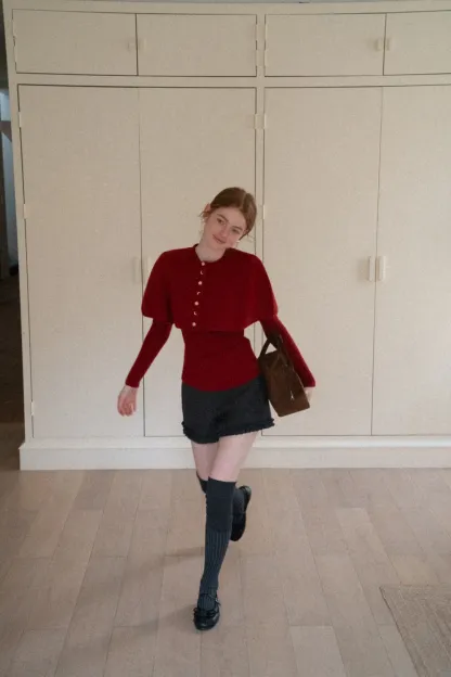 Cropped Buttoned Cape with V-Neck Fitted Thick Knit Sweater