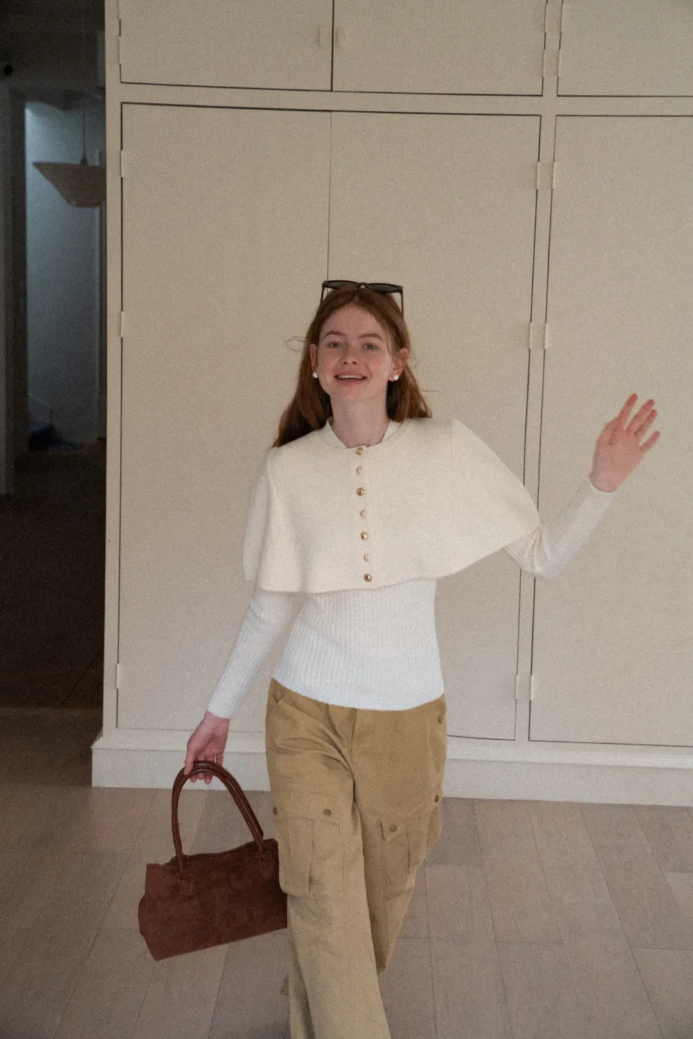 Cropped Buttoned Cape with V-Neck Fitted Thick Knit Sweater