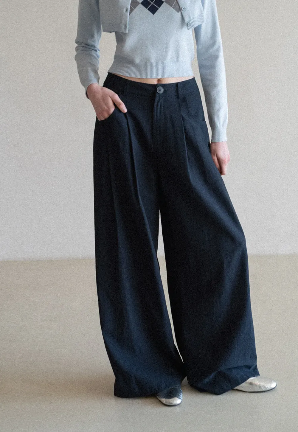 Casual Pants with Wide Legs and Pleats