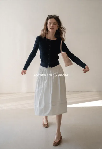 Lightweight pleated midi skirt with elastic waist