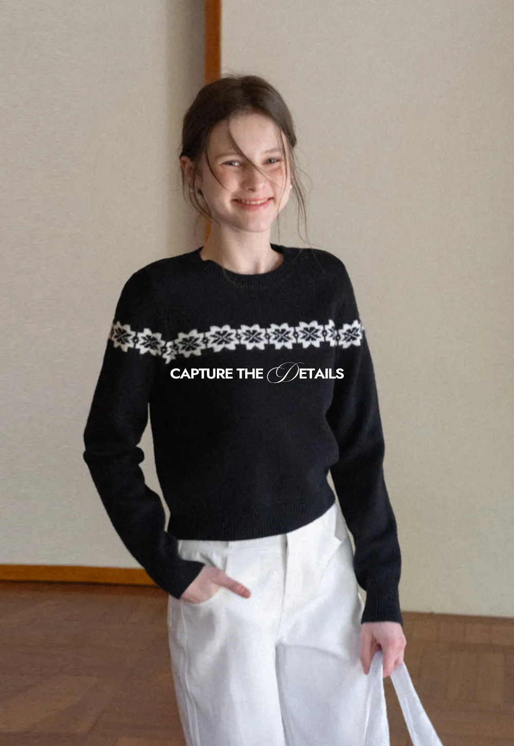 Round Neck Sweater with Snowflake Pattern Design